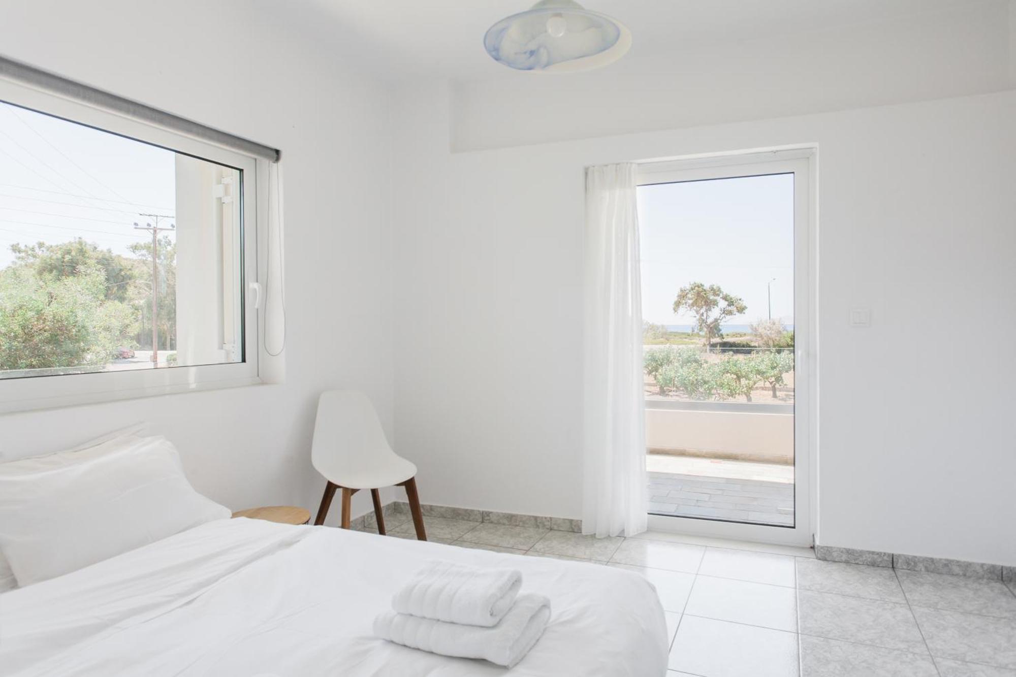 Legrena Beach House Sunion Rum bild