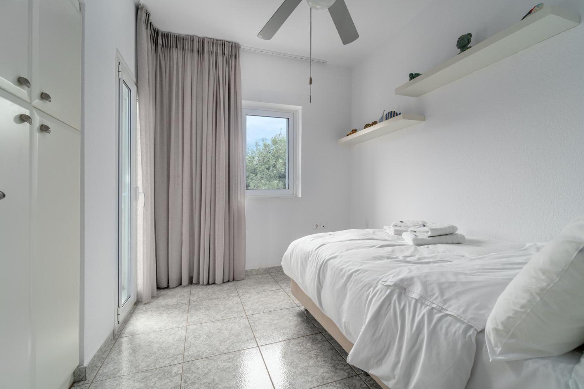 Legrena Beach House Sunion Rum bild